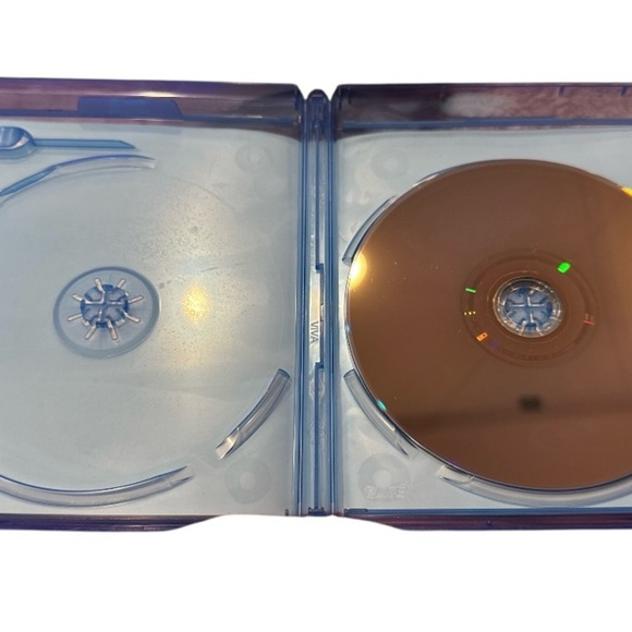 7 MOVIES/$50 Bundle Deal
Jurassic World: Fallen Kingdom Blu-ray - Picture 4 of 4